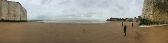 Kingsgate Bay Kent #half-termfamilywalk #freshair #beautifulbeach #sandybeach