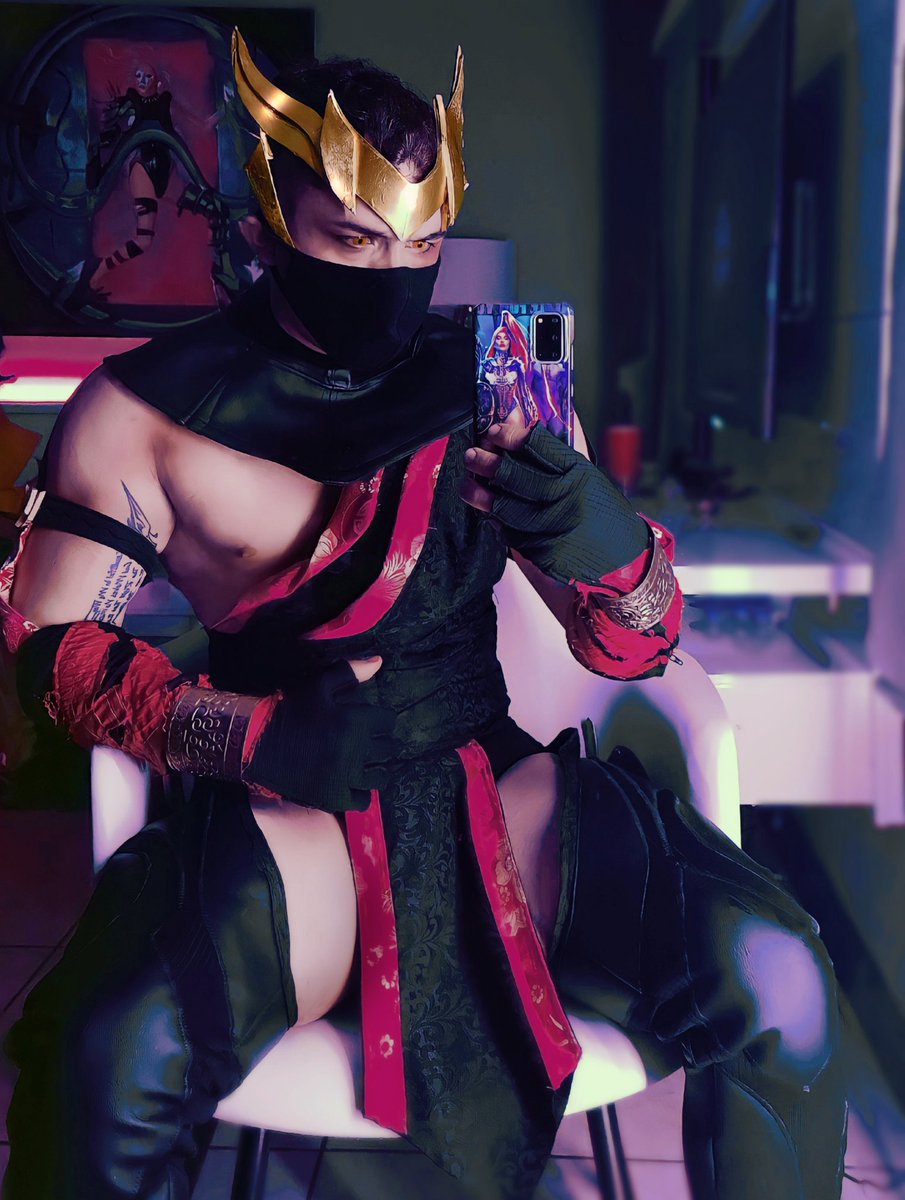carlosgzz03's tweet photo. So Excited for the #MortalKombatMovie!!🙌🤯😲
So Here's a Throwback to my #MILEENA  genderbend costume! 😈🙇‍♂️ 
Is anyone going to the theater in costume 🤔 😷

#MortalKombat https://t.co/jC9v0ISwrm