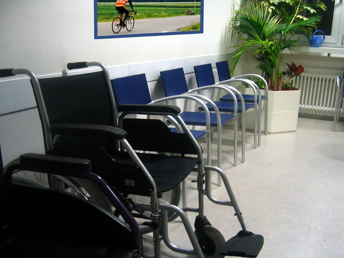 updox's tweet image. Unpleasant waiting rooms were the single-most cited reason patients said they wouldn&apos;t return to a healthcare facility. Download our guide for tips on enhancing the #PatientExperience at your practice: info.updox.com/healthcare-gui… #LearningWithU