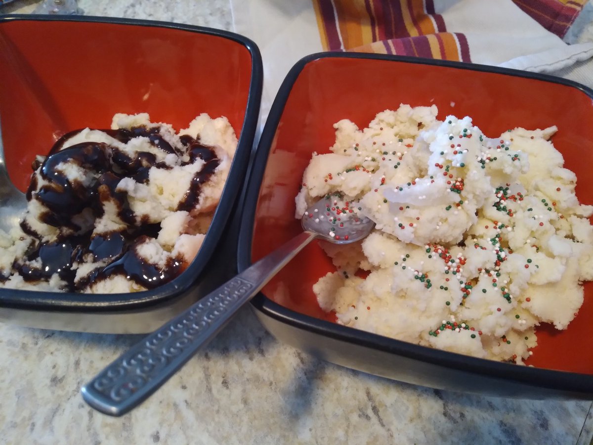 TheAwkwardCoup1's tweet photo. You guys ever have snow cream? #Snowmageddon2021 #snow #snowcream #icecreambutsnow #firsttime #ice https://t.co/bVJyBNSjz4