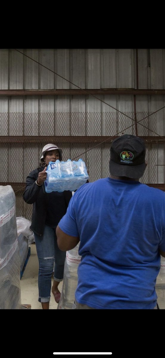 StaceyPlaskett's tweet image. This is what I was doing after the hurricanes of 2017 hit the Virgin Islands. And this is what a Senator of Texas did after the  Texas winter storms. IJS 🤷🏾‍♀️