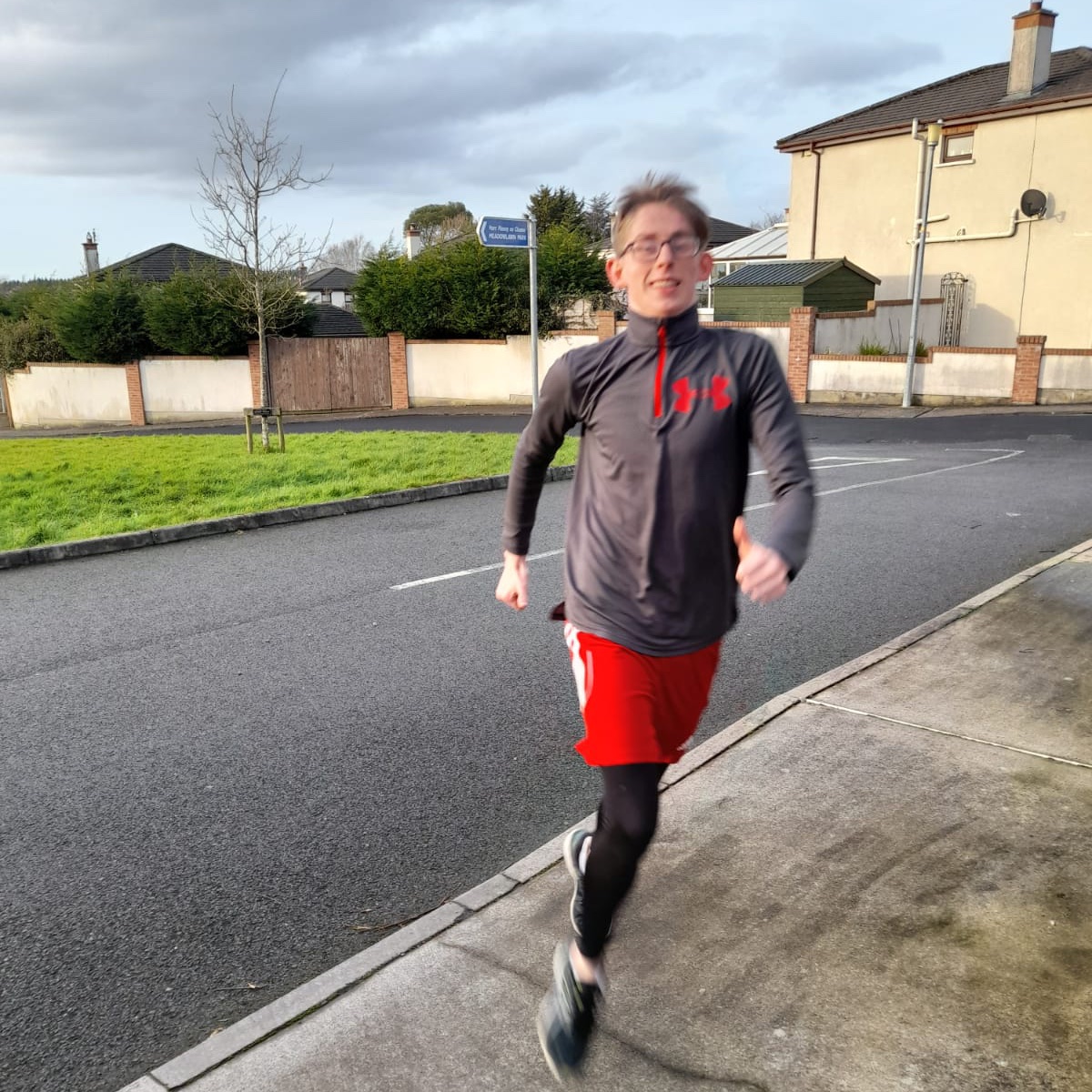 Day 2 of our Lent Challenge ✌🏼 A great shot of Luke finishing off his run 😁 
#LSPLentChallenge <a href="/Limericksports/">Limerick Sports</a>