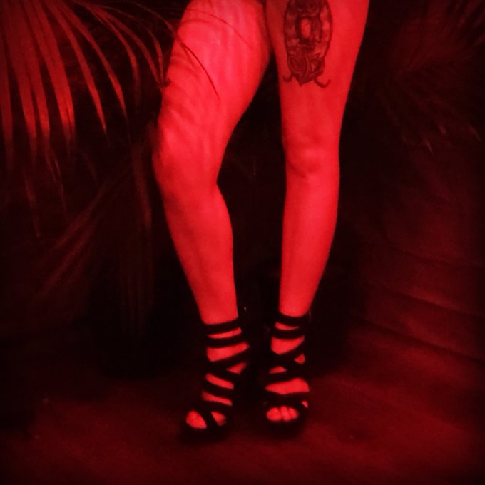 She is coming for your soul 😈 https://t.co/YHl6Y0uRle