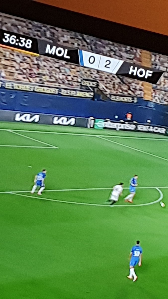 runeadm's tweet photo. Om Vedum vinner valget får vi vel Bondesliga i Norge? @Senterpartiet #europaliga #2el #eliteserien https://t.co/EMTk2BZAGf