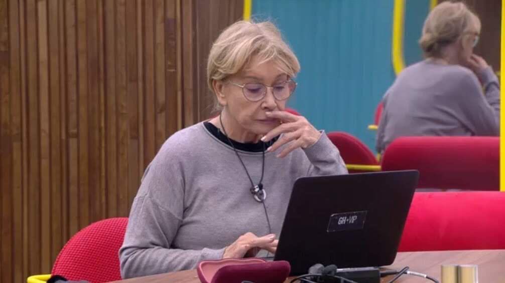 juan_alro's tweet photo. Yo preparado para twittear de nuevo otro programa de #LaIslaDeLasTentaciones6 https://t.co/9d1TdUjgUW