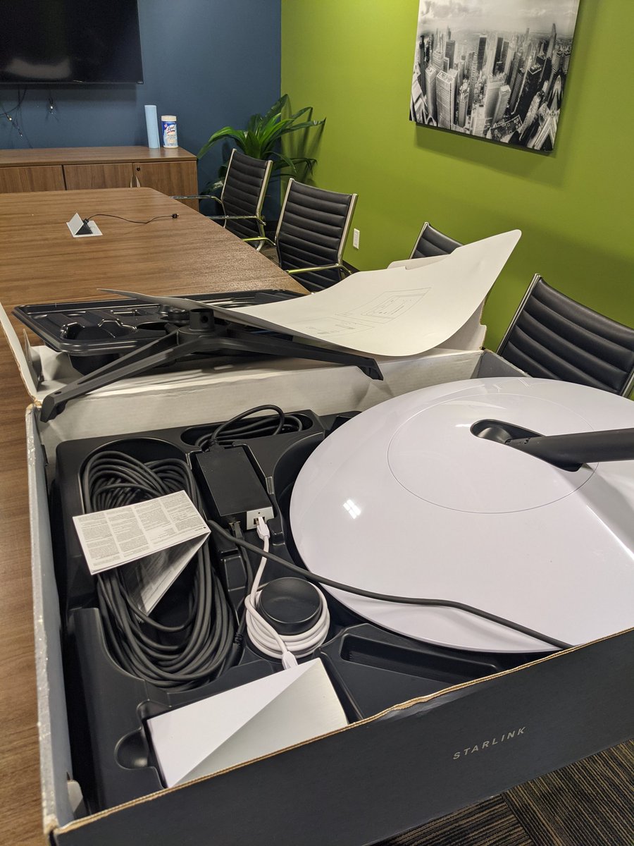 TeamCoreNetwork's tweet photo. Look what dropped by our office today. #starlink https://t.co/eP3cMG0t16