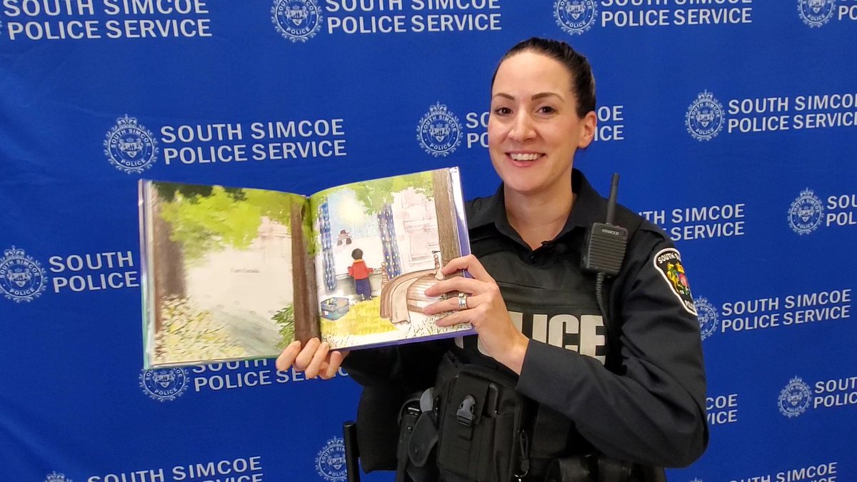 SouthSimcoePS's tweet photo. We supported I Read Canadian Day on February 17, 2021 by doing virtual readings for the @BWGLibrary! Chief Fletcher, Deputy Van Dyke and Constable Beaulieu did the honours for the library's Facebook event.
#IReadCanadianDay
#CommunityEngagement
#ReadCanadianDay https://t.co/VVHVnoTDw0
