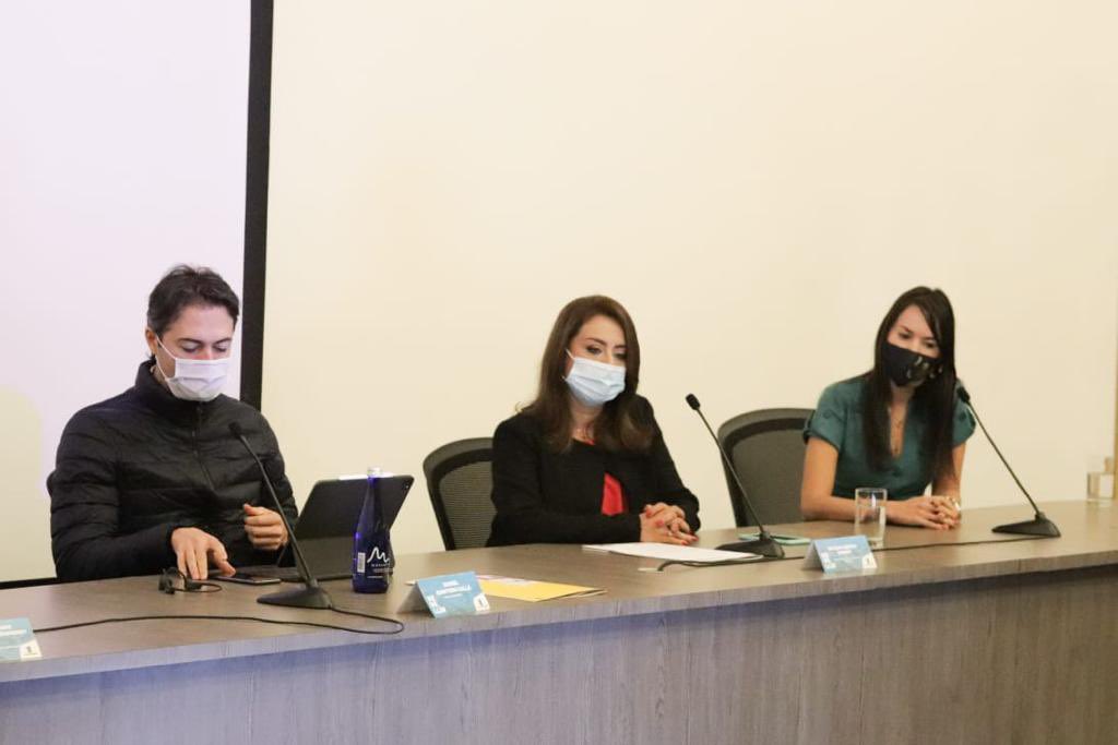 ContraloriaMed's tweet image. La @ContraloriaMed integra la mesa interinstitucional de seguimiento, control y vigilancia para que se cumpla estrictamente la primera fase de vacunación en la ciudad. #ControlEficiente #CiudadSostenible #Vacunación