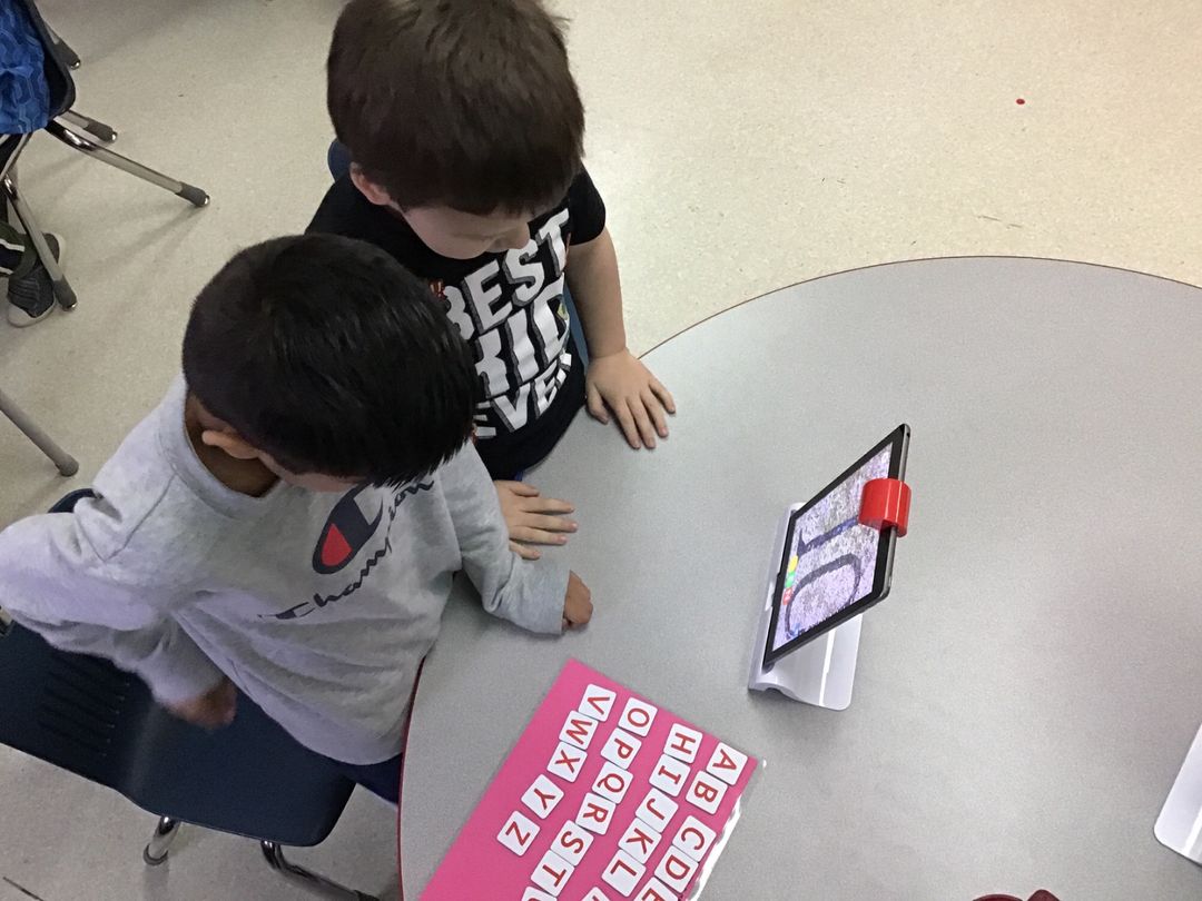ell_veer's tweet photo. Today at my K Literacy stations, I introduced @PlayOsmo and the students were ecstatic. They worked on beginning and ending sounds. When it was over, they kept asking if we would be able to do it again! #coteaching #Kindergarten #ELLstudents #ELL #BCed @AbbotsfordSD https://t.co/4t5iendt1q