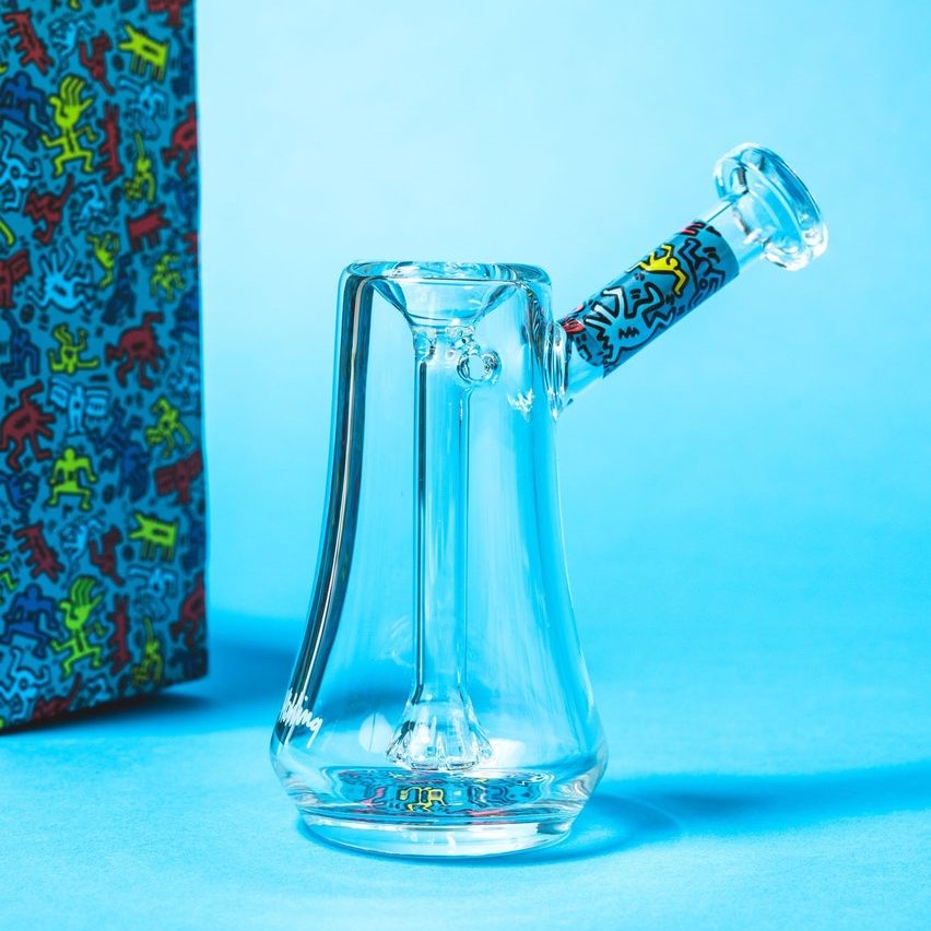HigherStandrds's tweet photo. Focal point 📍

(🔎: K.Haring Bubbler)

#higherstandards #kharing #streetart #420daily #highsnobiety #highsociety #graffitiart #glassofig https://t.co/6pDUViFb9Q