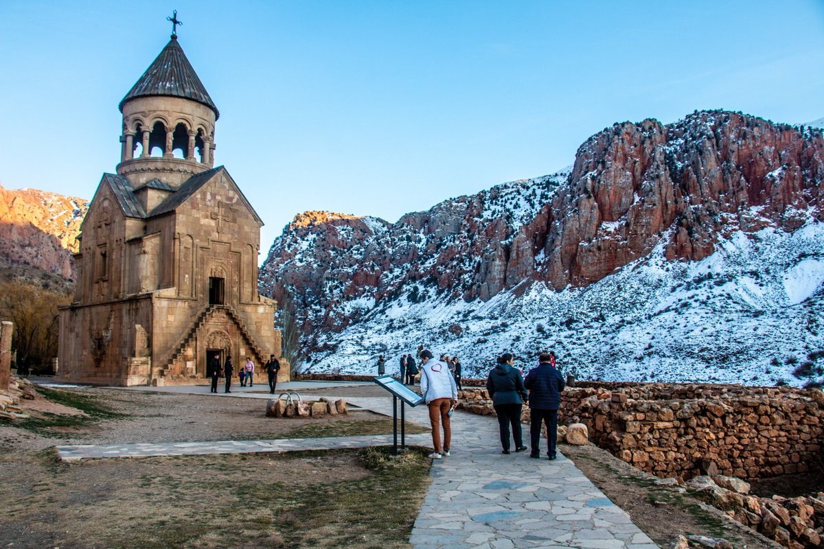 Ереван область. Нораванк Армения зимой. Татев Армения зимой. Армения Церковь Цахкашен. Гегард зимой.