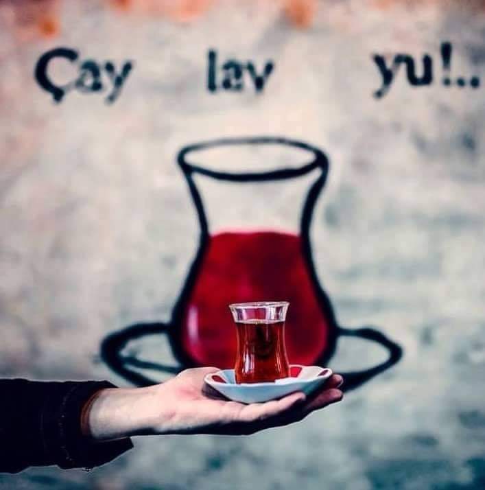 Çay var içersen ben var seversen.