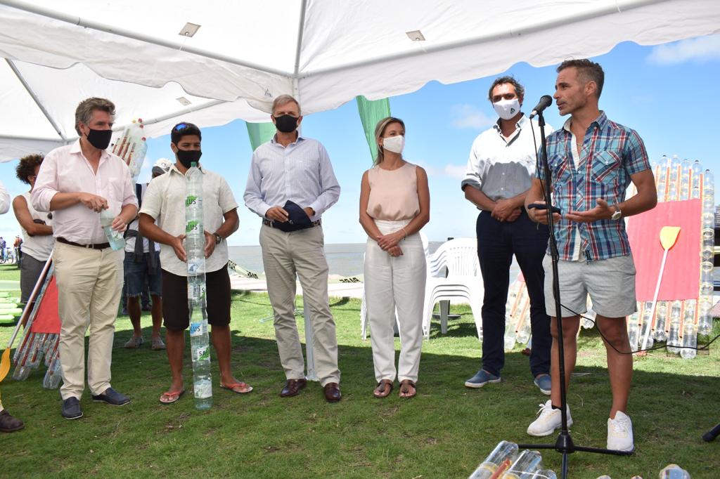 loliponcedeleon's tweet photo. EcoSurf es un proyecto que combina 2 grandes líneas de acción: el reciclaje y el deporte.

El objetivo es enseñar a crear tablas de Paddle Surf con botellas de plástico.

Acompañamos y apoyamos esta iniciativa con @unidosxaayudar, @UyDeporte, @MAmbienteuy y @Municipio_CH. https://t.co/G3BibHn62R