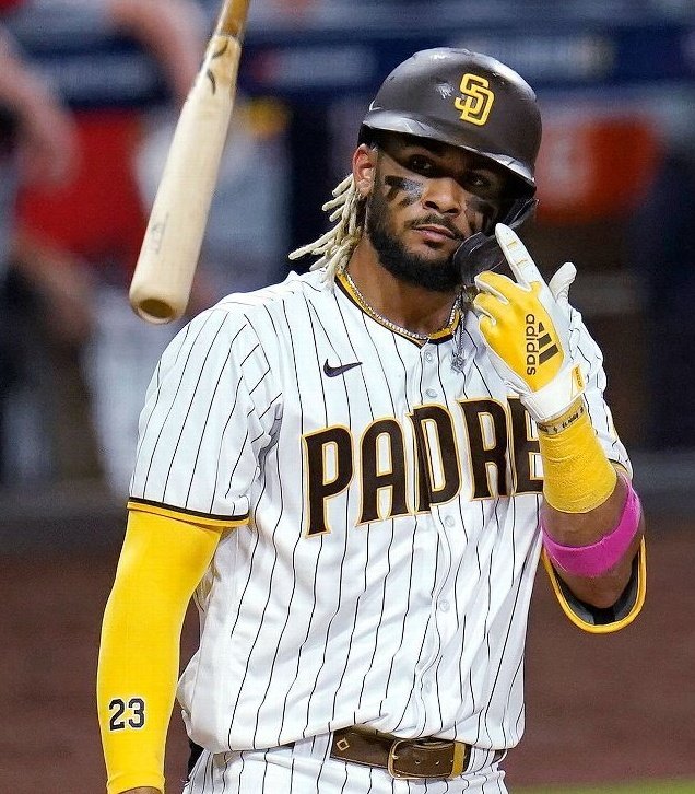 DanClarkSports's tweet photo. TASK: Choose a 22-year-old.

🔃 for Juan Soto
💙 for Fernando Tatis Jr https://t.co/3VTOxdq7nE