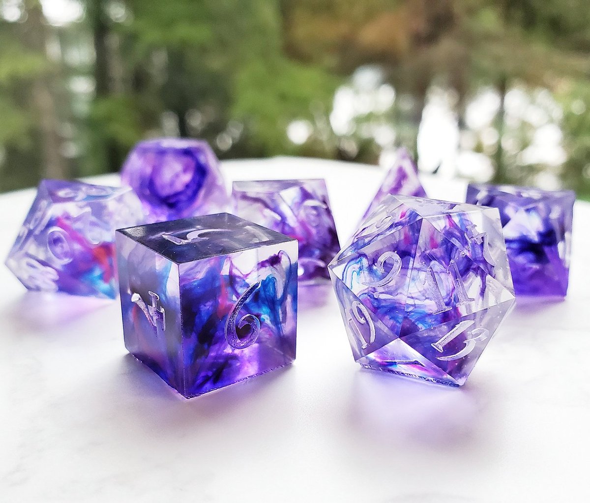 Mizribelle's tweet photo. Ok guys!! As promised, it's giveaway time! 

In celebration of all my lovely new followers, I'm giving away this freshly poured set of dice and inking it in the winners choice of color! 

To enter simply be following me, then like and RT this post! A winner will be chosen 2/22! https://t.co/1Wm9Dnstje