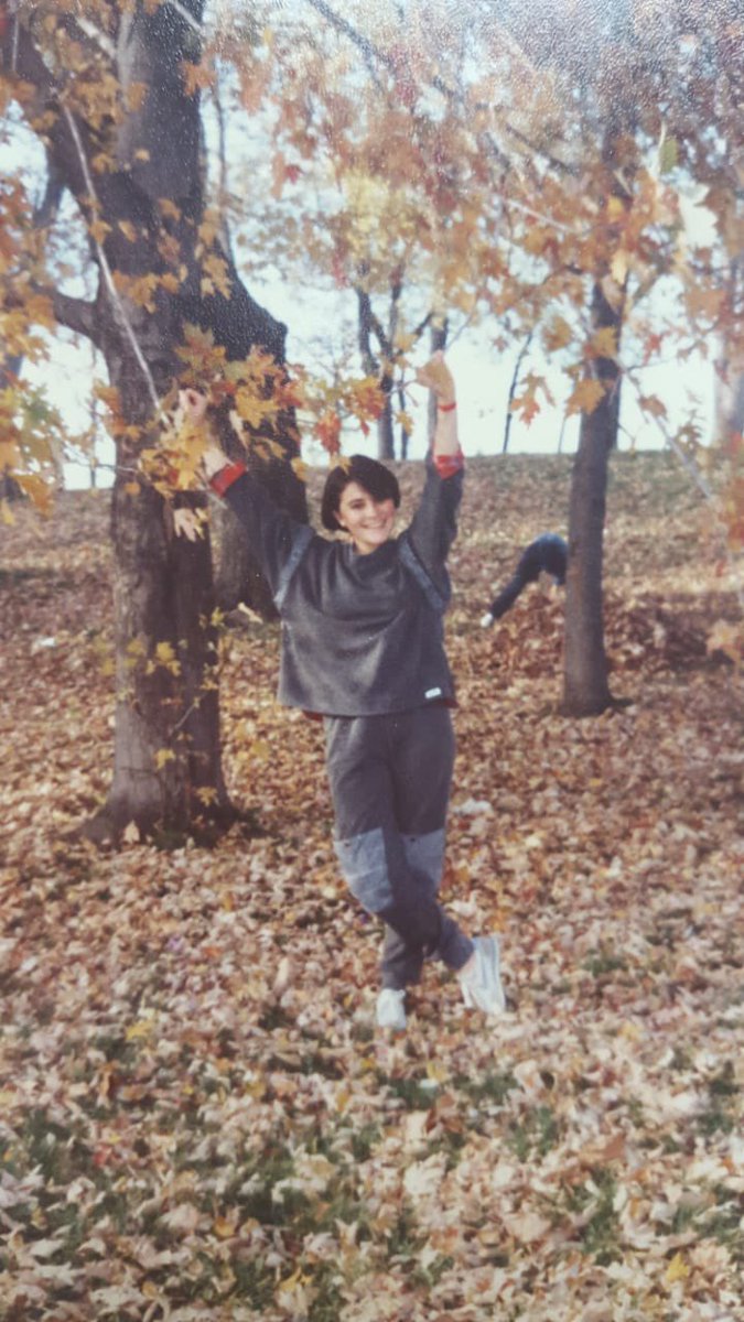 ¡Gracias a las periodistas <a href="/kirsisdiaz/">Kirsis Diaz</a> y <a href="/edithbaezm/">Edith Báez</a> por este #TBTCaribe! Leyendo el reportaje de hoy de <a href="/ElCaribeRD/">El Caribe</a>, me he remontado a mis años de juventud, entre el colegio y la universidad, siendo hoy además el #DiaNacionaldelEstudiante.