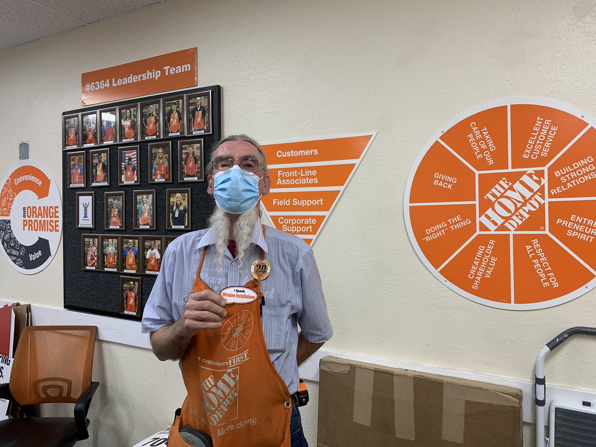 AndrewTHD's tweet image. “I speak window installations” rolled out at 6364 west st. Pete today! @THDJake @RianDSMSE @garydemarinis @RamonEstevez12 @THDRyanSilcott @elisiatumHD