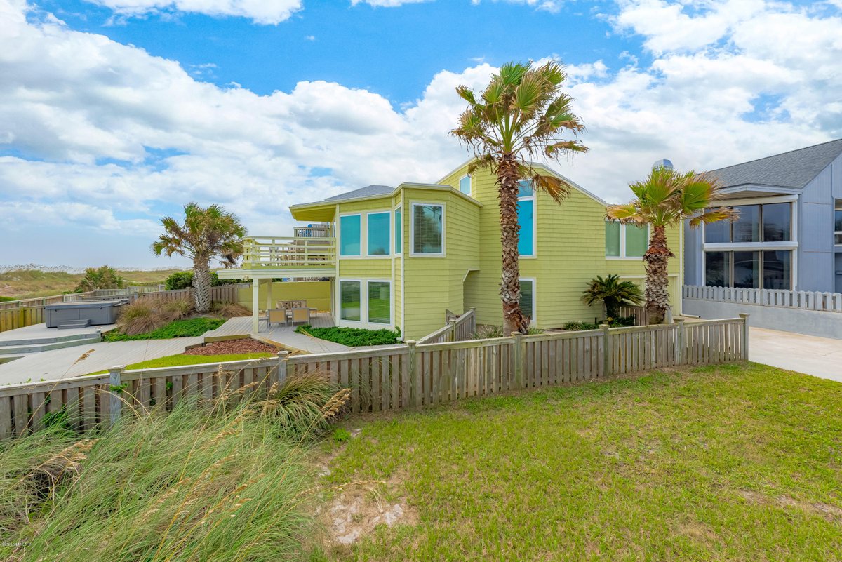 RedZoneRealty's tweet photo. See a virtual tour of our listing on 93 Orange ST #NeptuneBeach #FL  #realestate https://t.co/21VeBtHAJY https://t.co/eOfk6qF4Gw