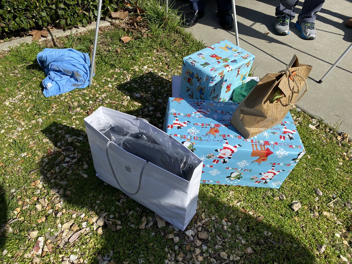 CarrieHodousek's tweet image. The family of 30 year old Angelo Quinto files wrongful death claim against Antioch Police saying cops put a knee on his neck while he was having a mental health crisis in December. Quinto’s unopened Christmas presents are shown here. More on @KCBSRadio today.