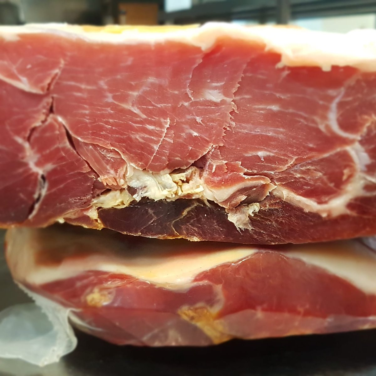 Nuestro Jamón de <a href="/Lasdinaschacina/">Cabaña Las Dinas</a>