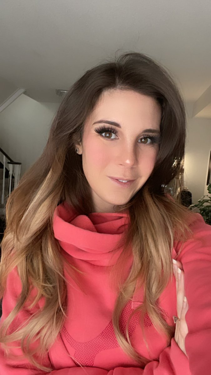 What a cozy day to be inside making friends in #danganronpa
twitch.tv/c4ssc4ss

#smallstreamer #SmallStreamersConnect #twitchstreamer <a href="/SmallStreamersR/">#SmallStreamersConnect RT</a>