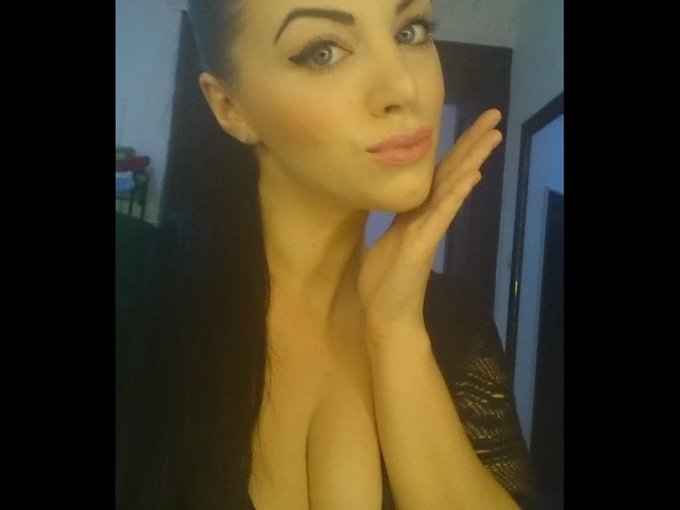 I'm online right now on skyprivate https://t.co/l7MhYj5jlO #camgirl https://t.co/0g2wrj66I1<a href="/tag/camgirl"class="tags"><span>#camgirl</span></a>