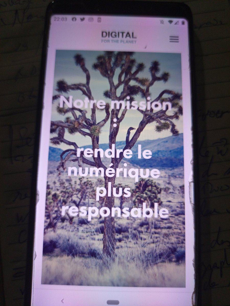zoromag1's tweet photo. "L'écologie numérique, un enjeu majeur pour les #communicants."

Une belle analyse de @Inesleonarduzzi ds le #Communicator9, qui présente l'empreinte environnementale très polluante du numérique. À l'échelle de la planète,elle correspond à 4% ds émissions de gaz à effet de serre. https://t.co/l0lYOWN6FE