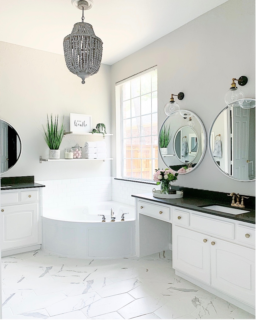 JeffreyCourtHD's tweet image. Soaking in these fresh designs with Carrara Inkjet as the main view. l8r.it/vHkO #liveinthedetails #clientdesign #inkjet #carraramarble