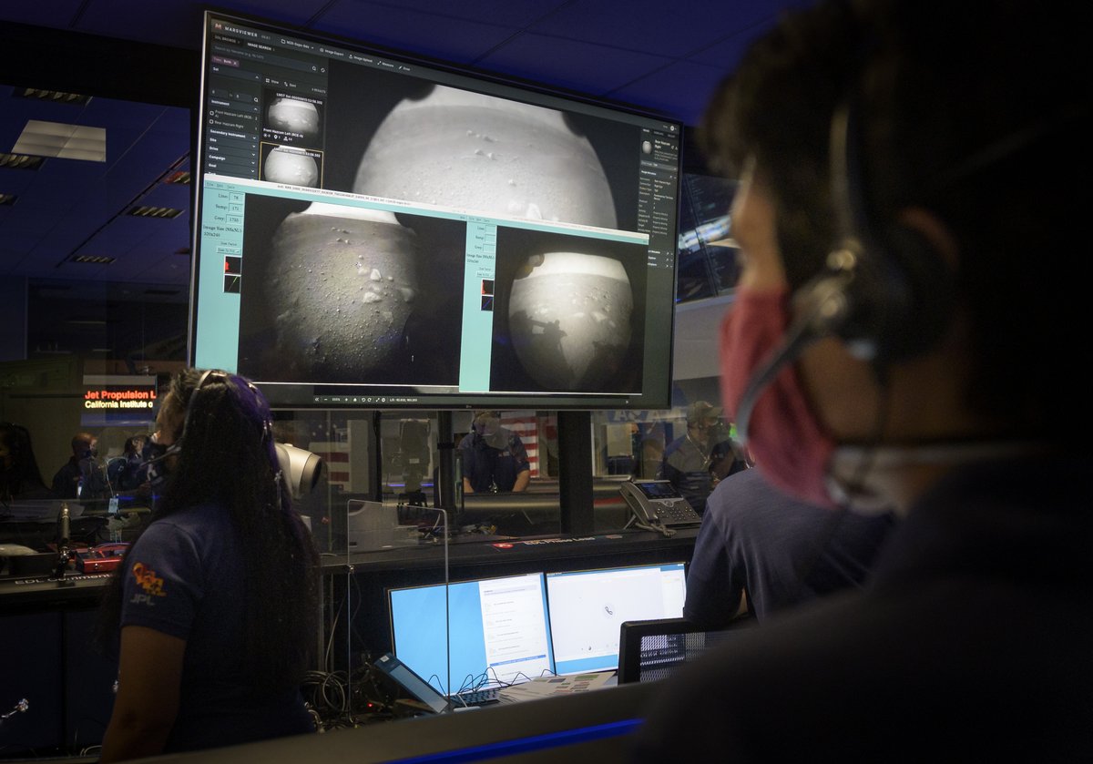 nasahqphoto's tweet photo. Touchdown!  The #CountdownToMars is over! Members of NASA’s Perseverance Mars rover team celebrate in mission control after receiving confirmation of the arrival of @NASAPersevere to the surface of Mars! 📷https://t.co/1C6QkuRetg https://t.co/uPLijL9EfX