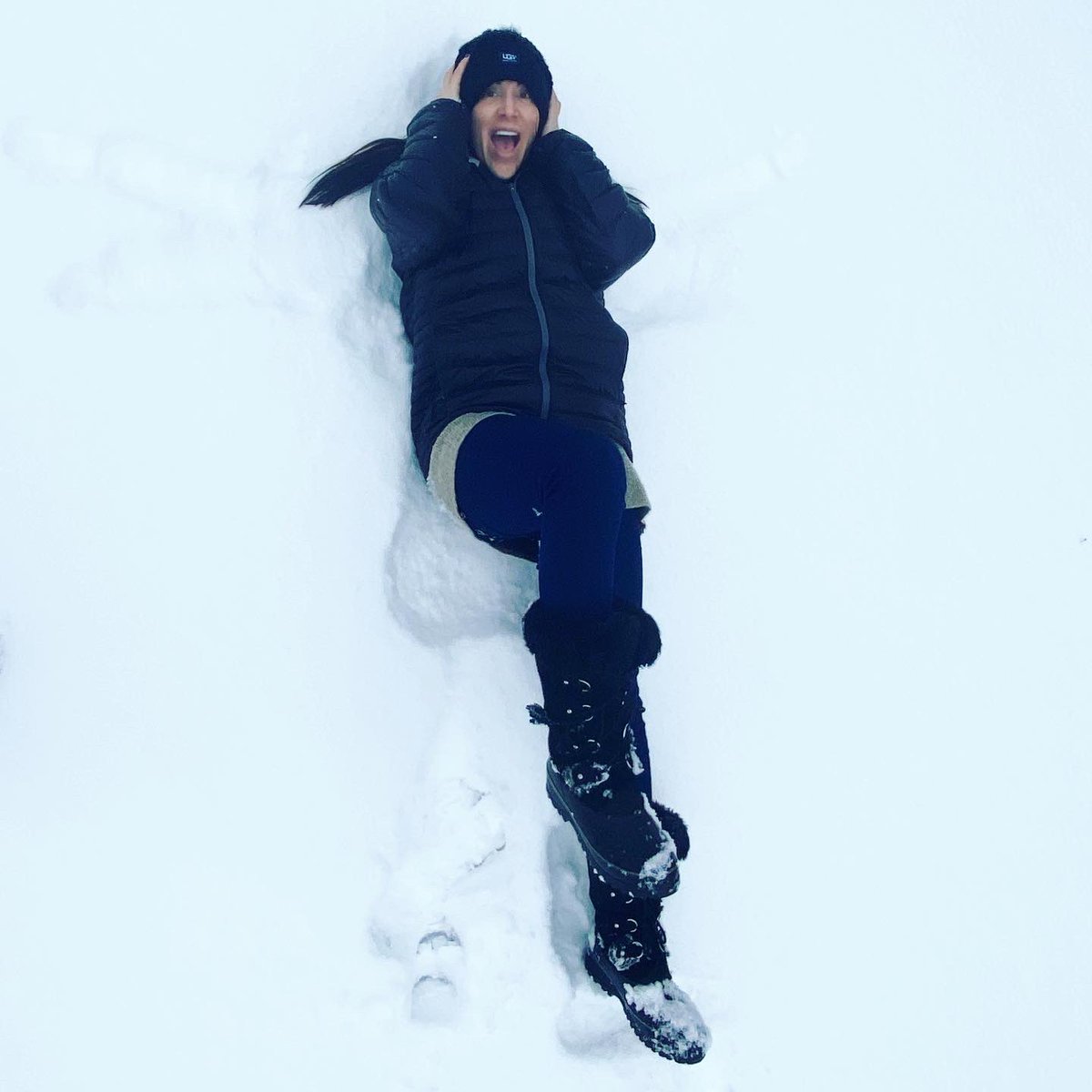 jamierboyd's tweet photo. Snow days in Nashville! ❄️💙🤩 #snow #snowday #nashville #burr #eee #kidinacandystore https://t.co/Q3qvO2qcZ9