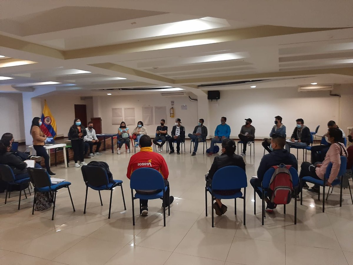SLISEngativa's tweet photo. Cumpliendo con las medidas de bioseguridad,➡️ los jóvenes de la localidad de Engativá participan en este momento del ➡️Comité Operativo Local de Juventud, un espacio de deliberación, análisis y participación ➡️ en torno a las temáticas de la Juventud en Engativá
#MásTerritorio https://t.co/bCtSB2JD5Q