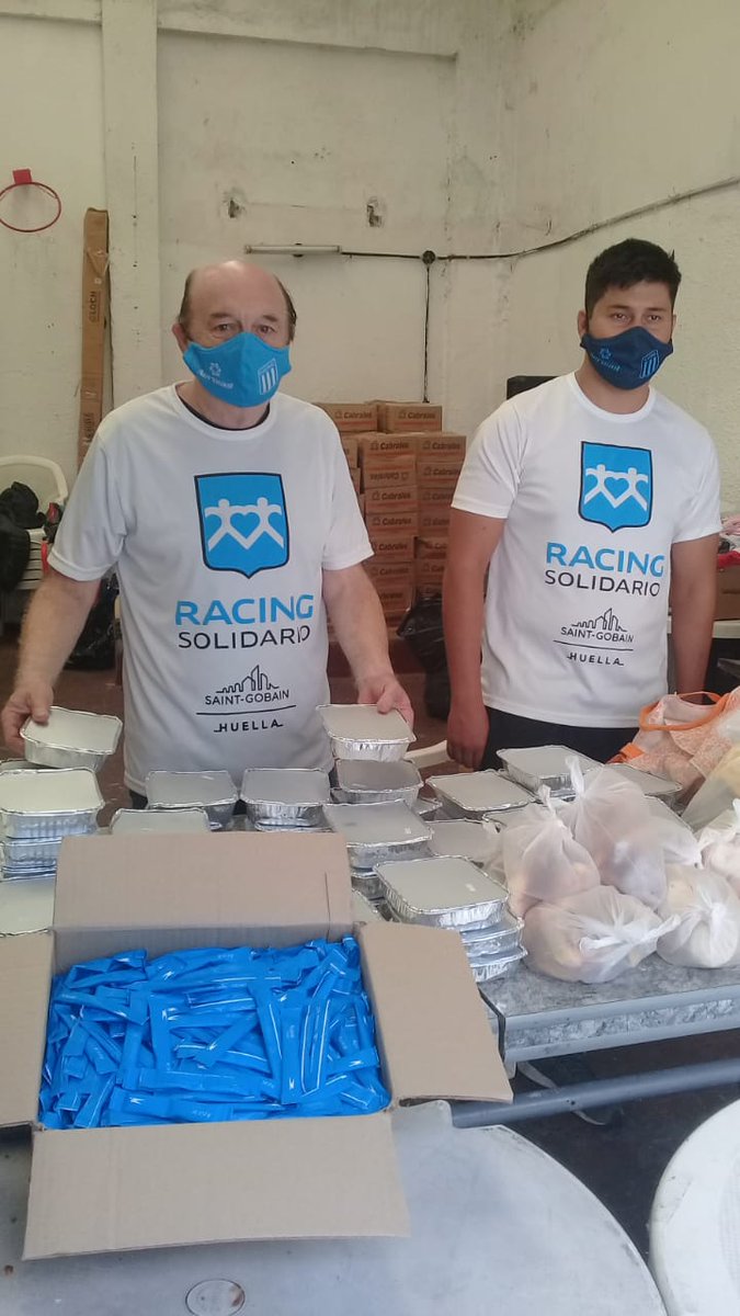 RacingSolidario's tweet photo. -Entrega de viandas-
Como en cada semana se realizó la entrega de viadas en el centro Soñar para Vivir y el Barrio Rivadavia 🙌
Agradecemos a #Convidarte
#racingsolidario https://t.co/P3J9loQqbH