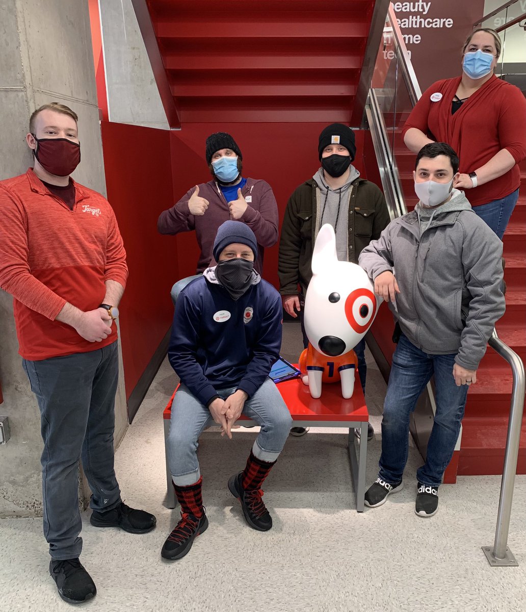 1st inventory of the year for D147 in the books!! In a remote district, especially during covid, getting all these leaders in one city doesn’t happen often, if ever. I’m so thankful they’re willing to support each other and love seeing the teamwork!! #target #worksomewhereyoulove