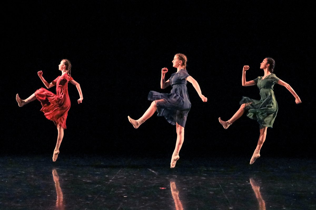 Run don't walk to rwb.org/school/profess… to grab your tickets for the FREE performances of the #RWBSchool's young choreographic showcase: #RWBFirstSteps

Thanks to the <a href="/MBGov/">Manitoba Government</a> #SafeAtHomeMB grant for making this event more accessible.

📸 by <a href="/LeifNorman/">Leif Norman</a> (First Steps in Feb 2020)