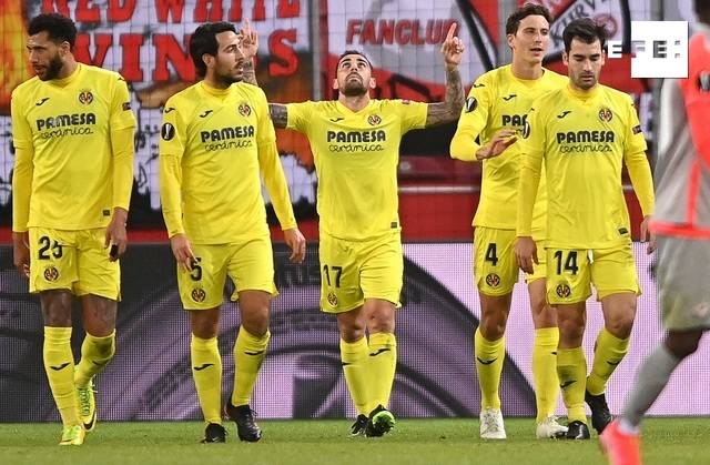 EFEdeportes's tweet photo. 0-2. Gerard Moreno da alas al Villarreal en el Red Bull Arena.
🟡 Dos asistencias, a Alcácer y Fer Niño, ponen al 'Submarino amarillo' con pie y medio en octavos.
🗣️ Emery: "Quedan 90 minutos en casa. Podíamos haber marcado algún gol más".
#SALVIL | #UEL
📸 Lukas Barth-Tuttas https://t.co/N14jcX5PN9