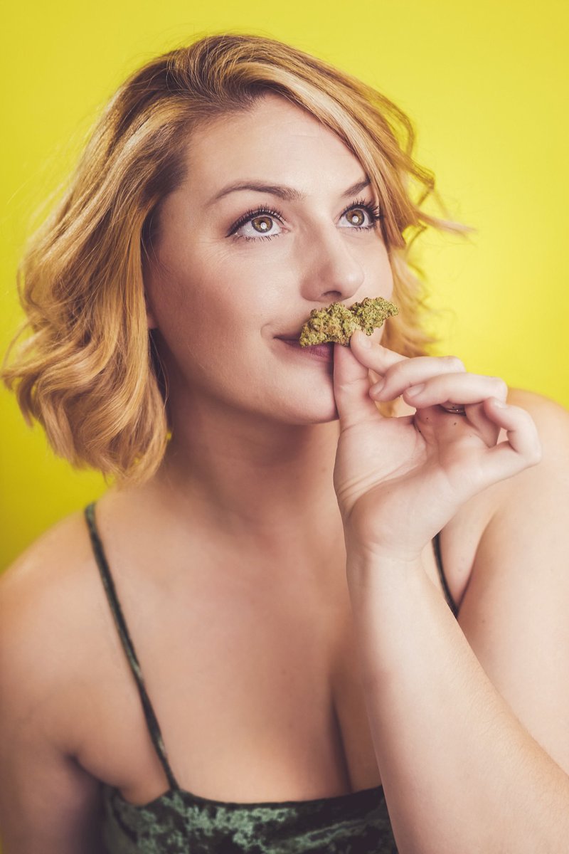 Throw me the weed and watch me what I do with it - cue hardball theme song 🎧 🎶💨
Hit One, caught you by surprise
Hit Two, right before your eyes
Puff Three, got me off the wall - ain’t no fun like being stoned with y’all 💚💨