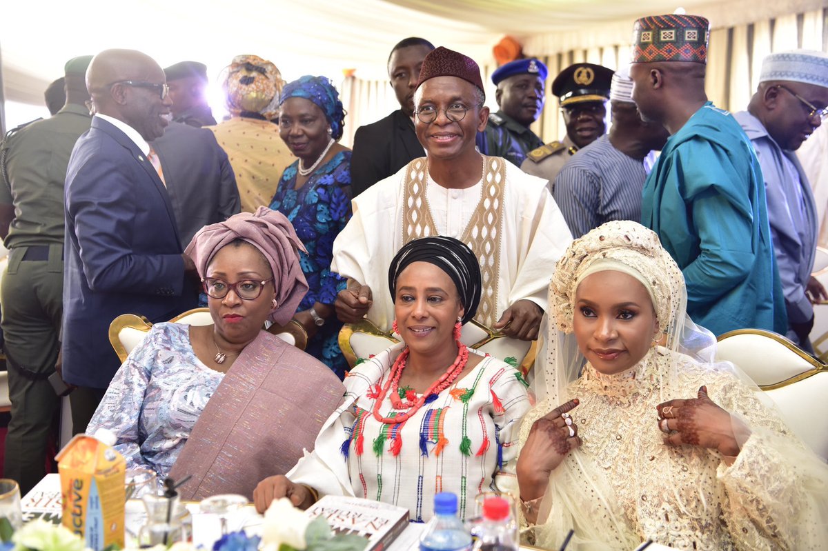 B_ELRUFAI's tweet photo. Polygamy is beautiful. I present my mothers! https://t.co/YBxjWCnXtA