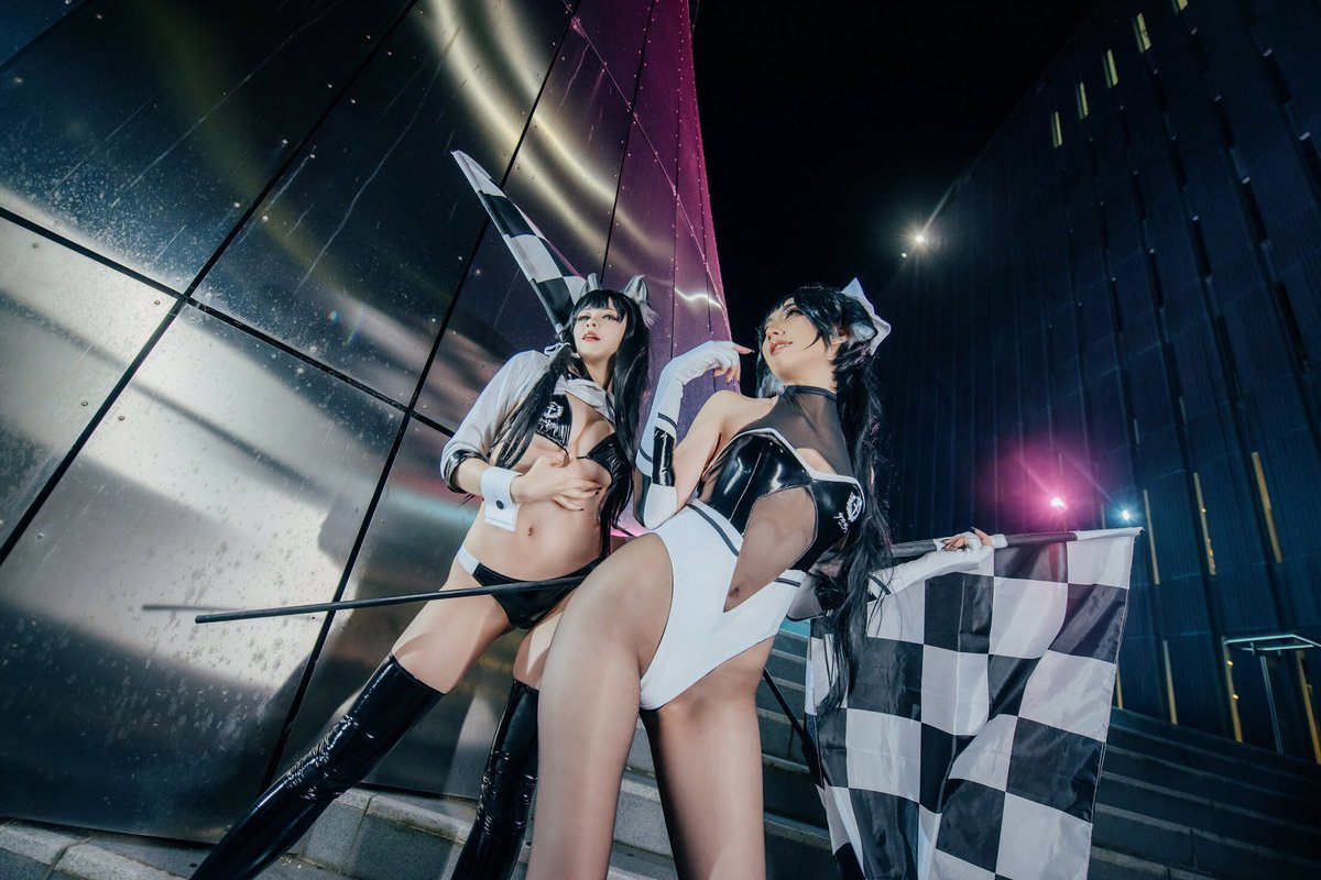 michinchin_'s tweet photo. We shot race queen Takao and Atago (@meirihime) :3c

📸: @icie
#碧蓝航线  #AzurLane #アズールレーン https://t.co/dHma76kjLE