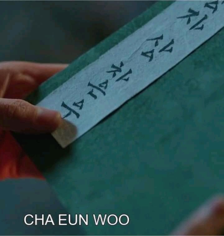 OdetteZien's tweet photo. What you see           VS     What I see

If you watch all episodes, you know what I mean. 😂

#MrQueen #ThankYouMrQueen #MrQueenSpinOff #MrQueenBambooForest #MrQueenSpecial #ShinHyeSun #KimJungHyun #NaInWoo #SeolInNa https://t.co/JBuWxCcWCc