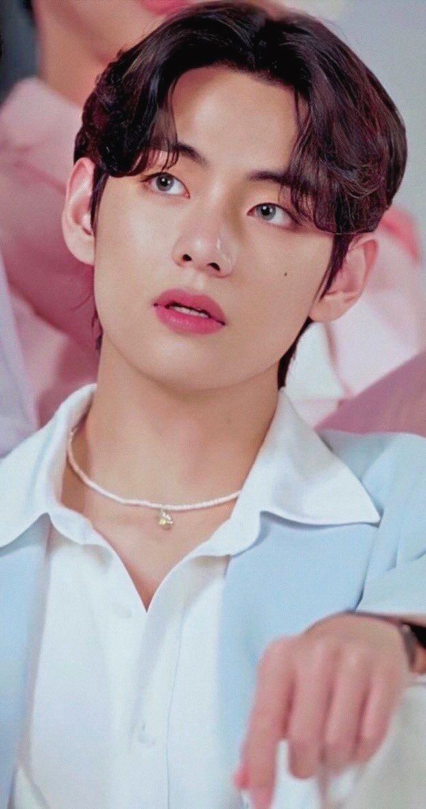 KTH_Facts's tweet photo. [INFO] Kim Taehyung is ranked #1 in Top Face 2021 by special awards. Congratulations to our visual king.
https://t.co/cMjTysHtOb
#Taehyung @BTS_twt https://t.co/umIiNJ0bmn