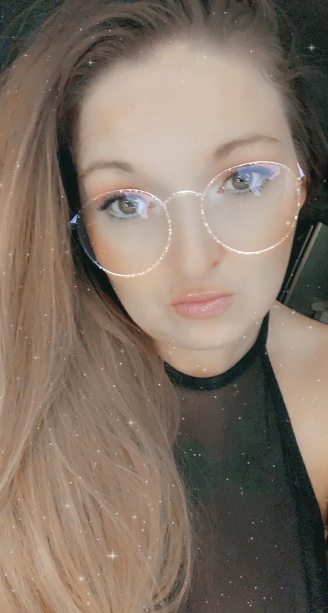 MountsRachel's tweet photo. Single life sucks! Why do I have to be so loyal.... now I’m the one without a backup or spare laying around to fill his role while he’s still in it or to replace him! I’m boring and a mom I’ll never meet anyone in my house 🏡😭 https://t.co/Byb05IRXFx