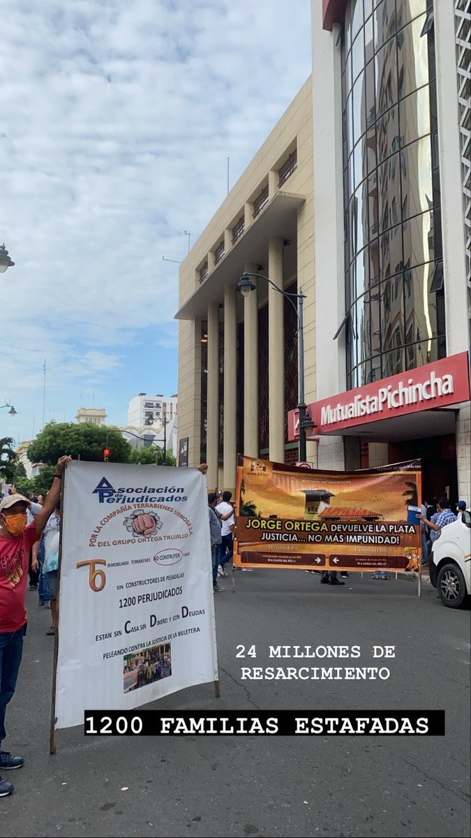 rominapluas_'s tweet photo. Hasta cuando se va a seguir solapando este tipo de injusticias contra el pueblo! Lastimosamente la justicia en este país se mueve con plata y los ladrones siguen en las calles engañando a más personas en sus negocios chuecos. YA NO MÁS ROBOS! JUSTICIA! #CasoTerrabienes https://t.co/g2O7VC1v1e
