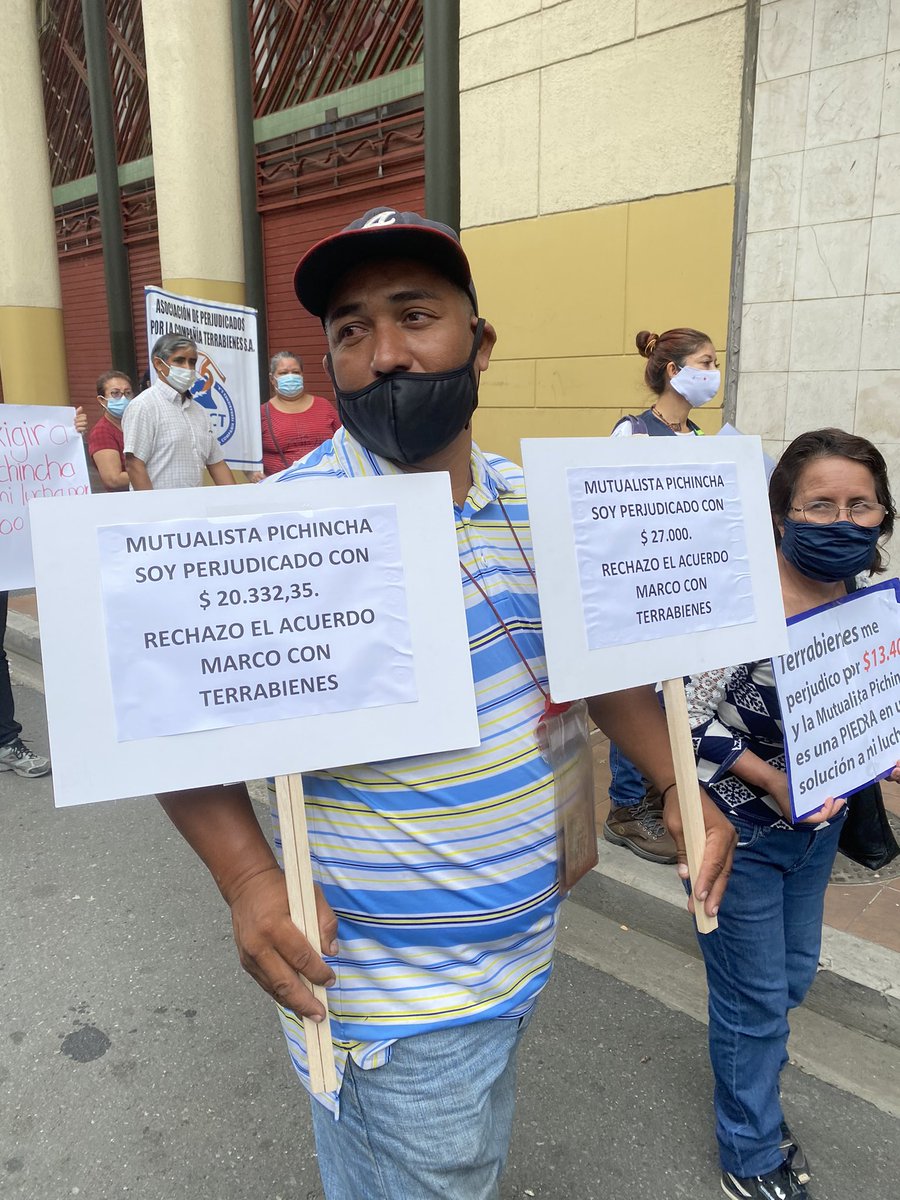 rominapluas_'s tweet photo. Hasta cuando se va a seguir solapando este tipo de injusticias contra el pueblo! Lastimosamente la justicia en este país se mueve con plata y los ladrones siguen en las calles engañando a más personas en sus negocios chuecos. YA NO MÁS ROBOS! JUSTICIA! #CasoTerrabienes https://t.co/g2O7VC1v1e
