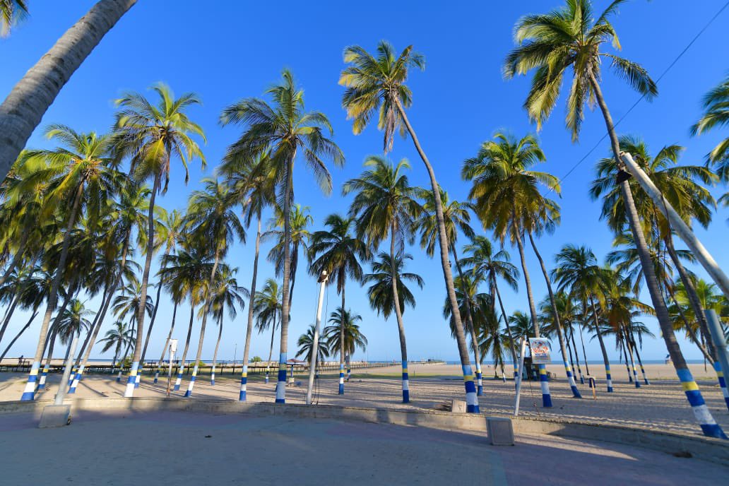 luismonsalvo's tweet photo. Así se ve La Guajira, desde Riohacha. https://t.co/7fzov8Bdup