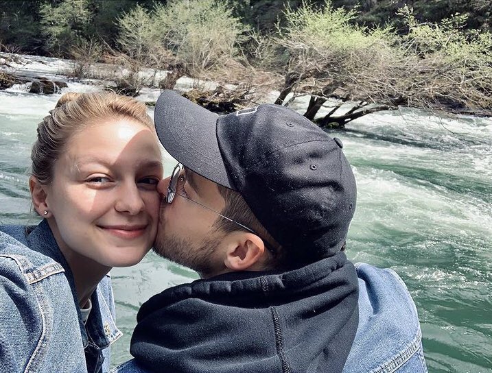 worthedrives's tweet photo. I CANT STOP CRYING????? MY LITERAL PARENTS EVERYONE SHUT UPPPPP https://t.co/8pGpARksfO