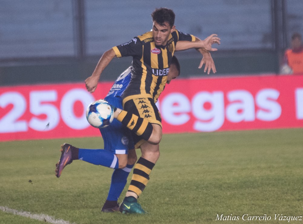 santipagola's tweet photo. Leonel Pierce disputó 98 partidos en Ramón Santamarina. 89 de titular y 9 ingresando desde el banco de suplentes. 95 partidos por B Nacional y 3 por Copa Argentina. https://t.co/kA7KrY9o8B