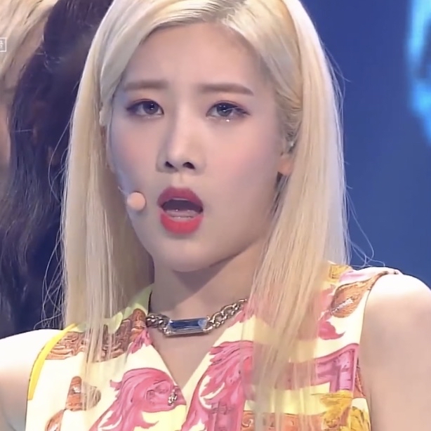 hourly kim lip LOOKING FOR NEW OWNER (@kimliphourly) on Twitter photo 