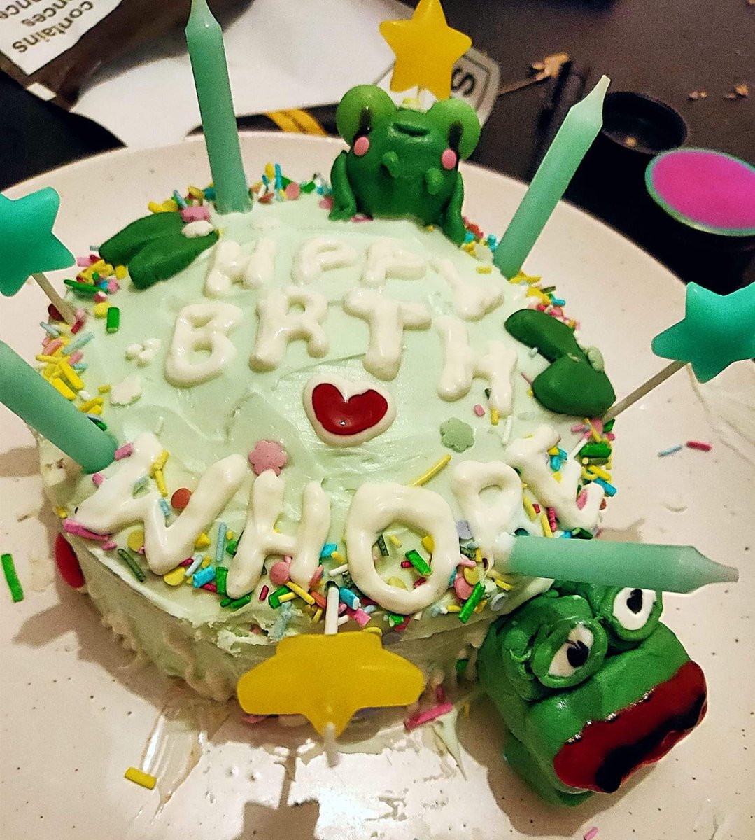 2021 is the year of frog cakesA THREAD 