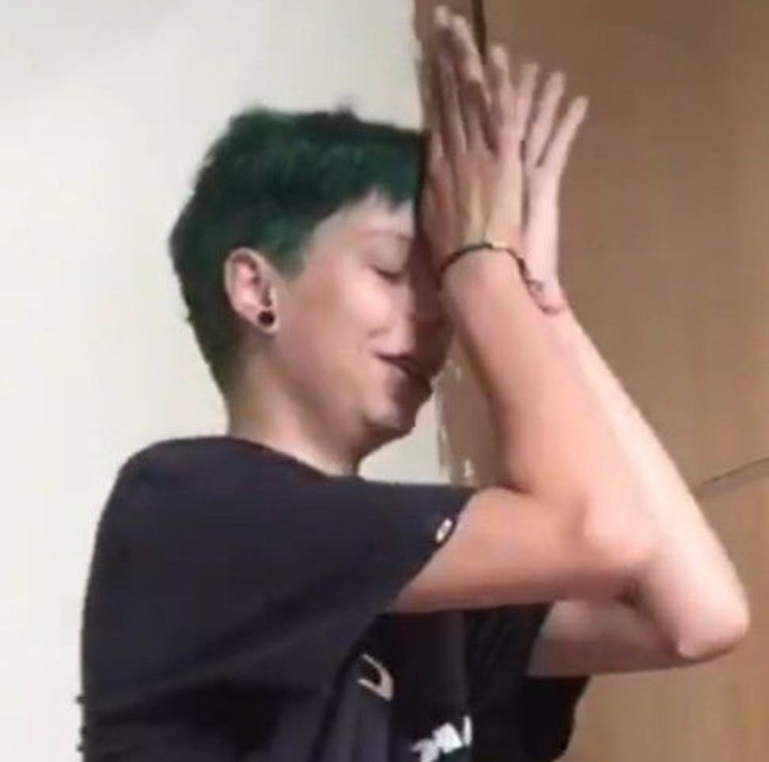 isareyesm's tweet photo. Eu acompanho o Lucas Lira desde a época das "frases que nunca falam..." E ele vai ter filho agora caralhoooooooo 😭😭😭 https://t.co/lnXyUPdycI