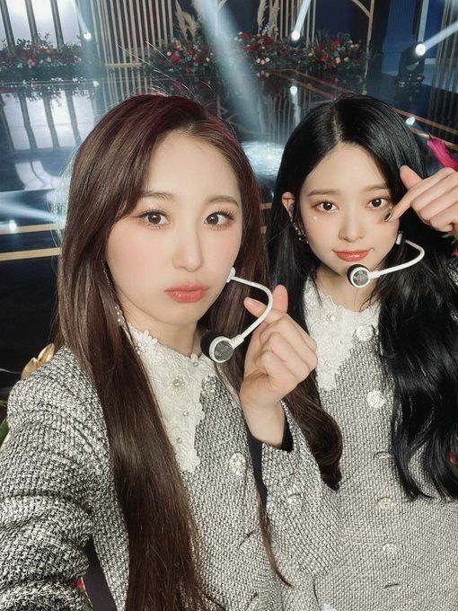 qtchaeyeon's tweet photo. @LEElTZY 너도 사랑하고 민주 언니의 마음💕💕 https://t.co/ZEFRpHeZon